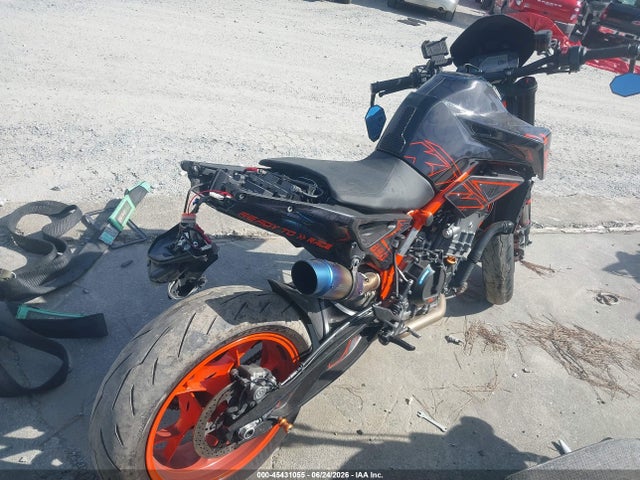 KTM 890 Duke R 2023 VBKTU9400PM849014 Image 4
