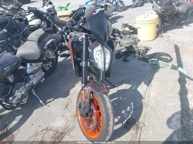 KTM 890 Duke R 2023 VBKTU9400PM849014 Image 5