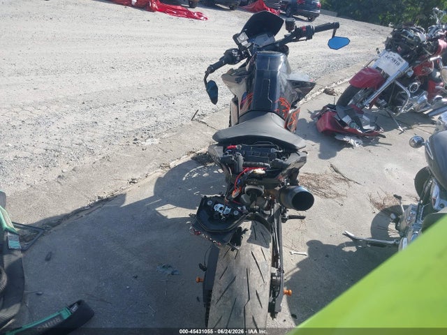 KTM 890 Duke R 2023 VBKTU9400PM849014 Image 6