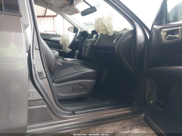 5N1DR2MNXJC678758 Nissan Pathfinder Sl