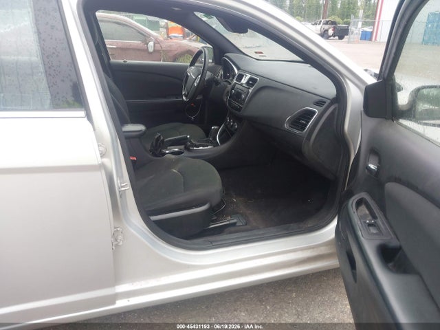 45431193 :رقم المزاد ، 1C3BC1FB9BN569230 vin ، 2011 Chrysler 200 Touring مزاد بيع