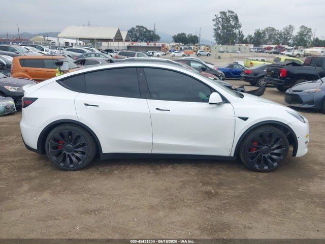 2021 Tesla Model Y Performance Dual Motor All-wheel Drive მანქანა იყიდება აუქციონზე, vin: 5YJYGDEF4MF211647, აუქციონის ნომერი: 45431234