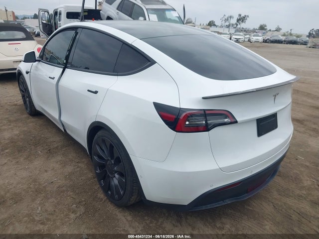 2021 Tesla Model Y Performance Dual Motor All-wheel Drive მანქანა იყიდება აუქციონზე, vin: 5YJYGDEF4MF211647, აუქციონის ნომერი: 45431234