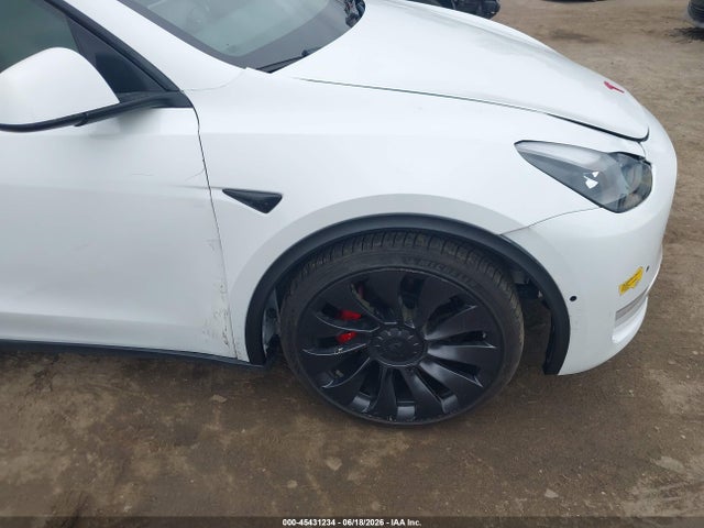 2021 Tesla Model Y Performance Dual Motor All-wheel Drive მანქანა იყიდება აუქციონზე, vin: 5YJYGDEF4MF211647, აუქციონის ნომერი: 45431234