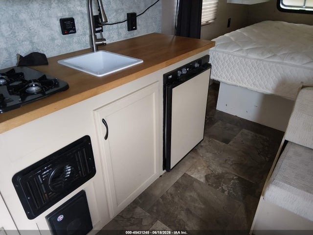 Продажа на аукционе авто 2016 Jayco Camper, vin: 1UJBJOAJOG17A0372, номер лота: 45431245