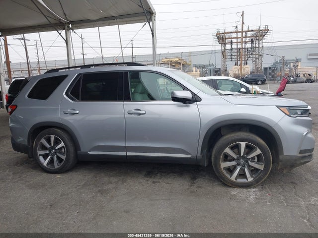 Honda Pilot Touring 2025 5FNYG1H73SB067850 Image 13