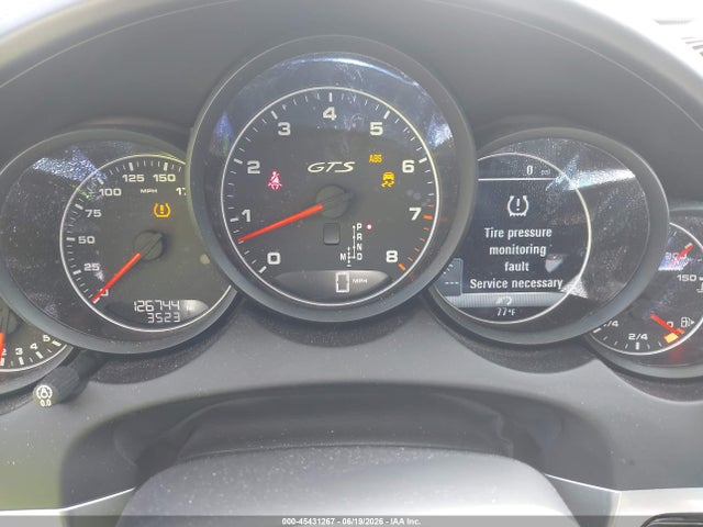 45431267 :رقم المزاد ، WP1AD2A27HLA82225 vin ، 2017 Porsche Cayenne Gts مزاد بيع