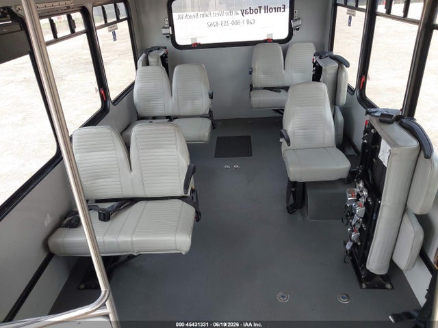 1HA6GUBB6KN009878 Chevrolet Express Cutaway 4500 Van