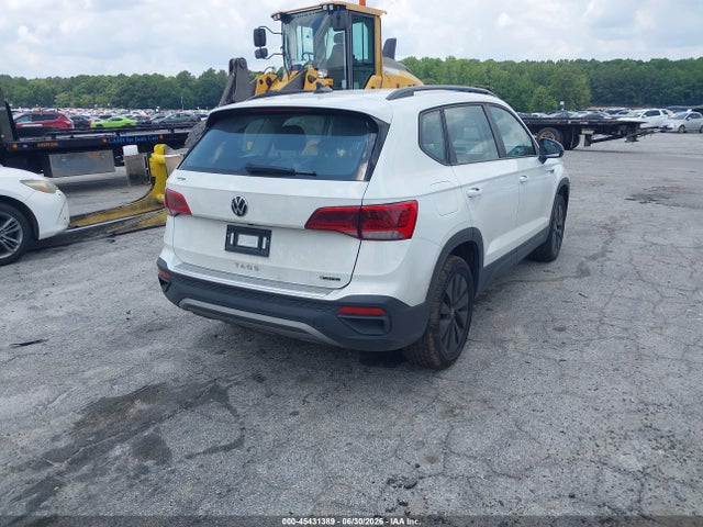 45431389 :رقم المزاد ، 3VVAX7B23NM057533 vin ، 2022 Volkswagen Taos 1.5t S مزاد بيع
