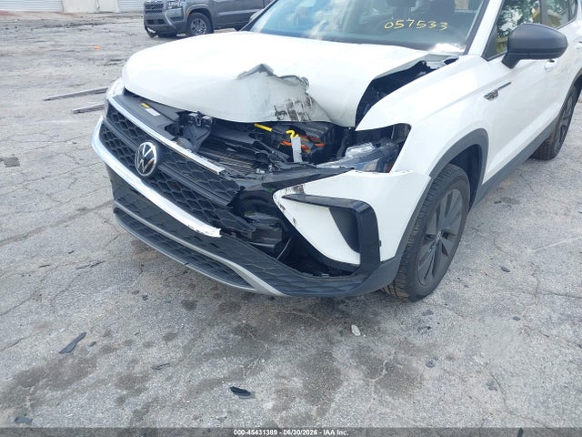 45431389 :رقم المزاد ، 3VVAX7B23NM057533 vin ، 2022 Volkswagen Taos 1.5t S مزاد بيع