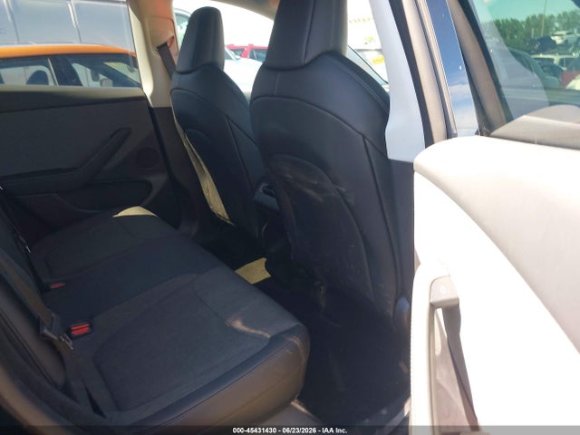 45431430 :رقم المزاد ، 7SAYGDEE1TA637799 vin ، 2026 Tesla Model Y All-wheel Drive/long Range Launch Series/premium All-wheel Drive مزاد بيع