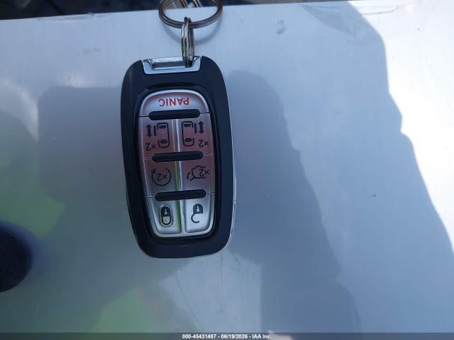 45431487 :رقم المزاد ، 2C4RC1S7XRR160811 vin ، 2024 Chrysler Pacifica Hybrid Select مزاد بيع