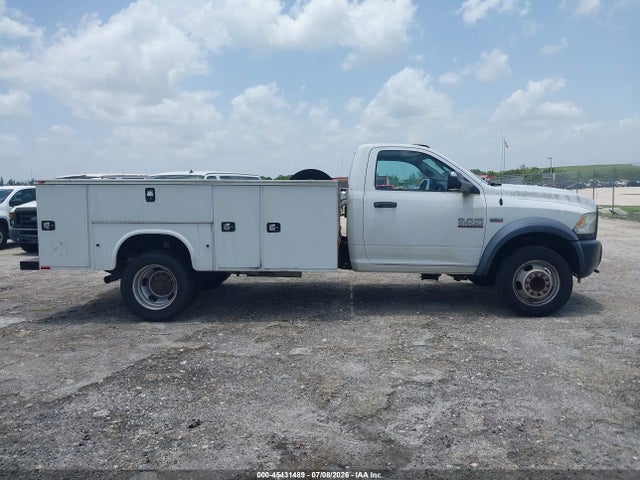 45431489 :رقم المزاد ، 3C7WRNBJ3FG544860 vin ، 2015 Ram 5500 Chassis Tradesman/slt مزاد بيع