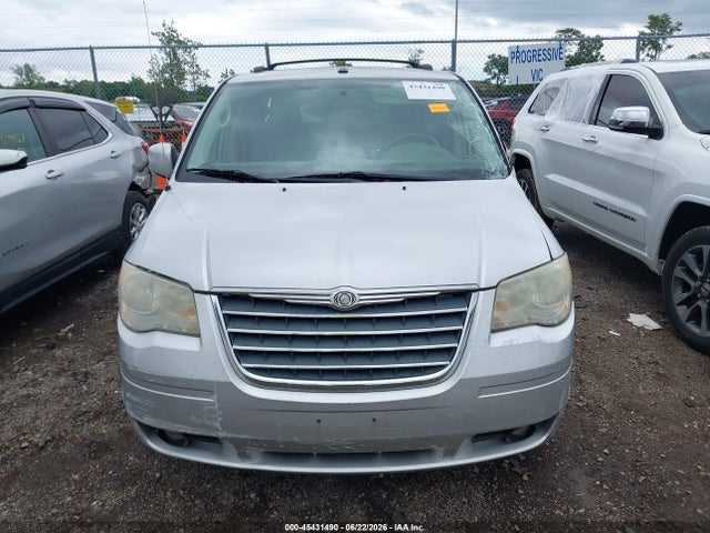 2010 Chrysler Town & Country Touring მანქანა იყიდება აუქციონზე, vin: 2A4RR5DX8AR271584, აუქციონის ნომერი: 45431490