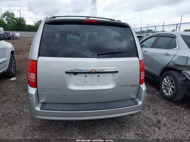 2010 Chrysler Town & Country Touring მანქანა იყიდება აუქციონზე, vin: 2A4RR5DX8AR271584, აუქციონის ნომერი: 45431490