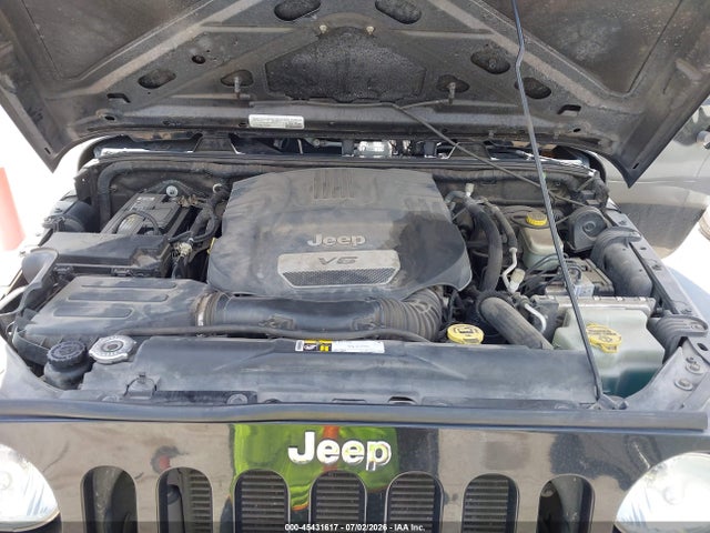 1C4BJWDG2FL592301 Jeep Wrangler Unlimited Sport