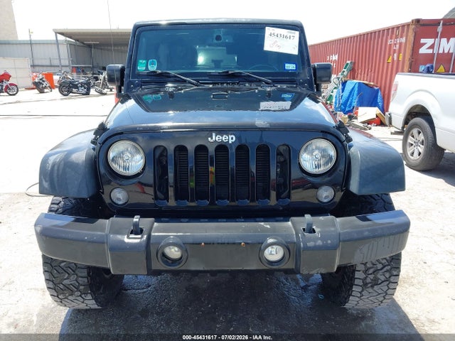 1C4BJWDG2FL592301 Jeep Wrangler Unlimited Sport