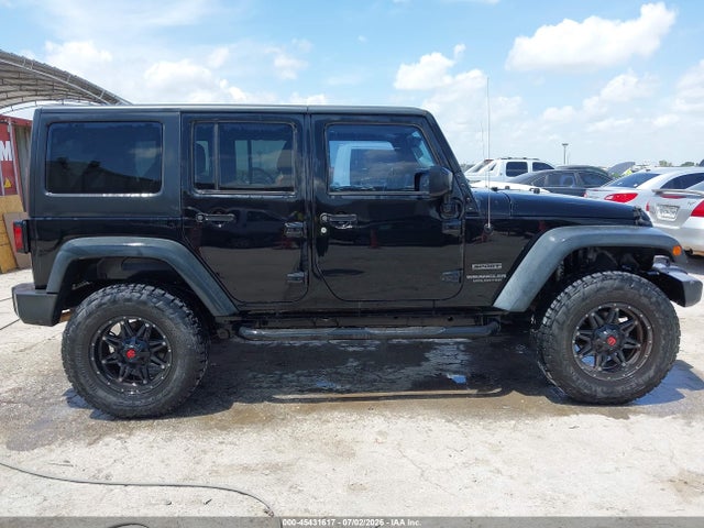 1C4BJWDG2FL592301 Jeep Wrangler Unlimited Sport