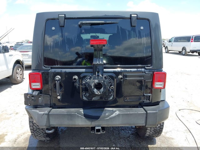 1C4BJWDG2FL592301 Jeep Wrangler Unlimited Sport
