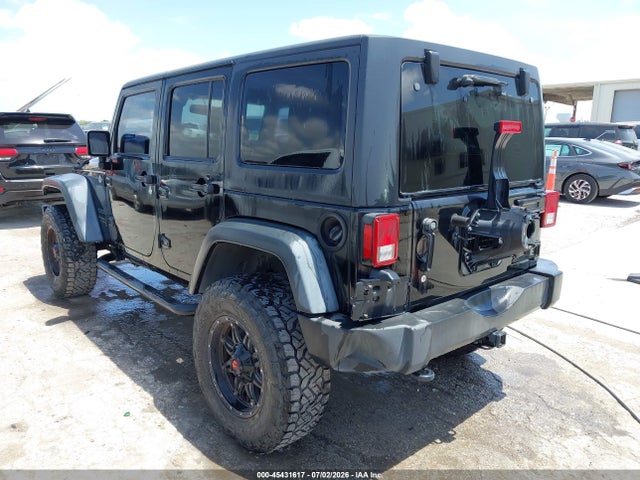 1C4BJWDG2FL592301 Jeep Wrangler Unlimited Sport