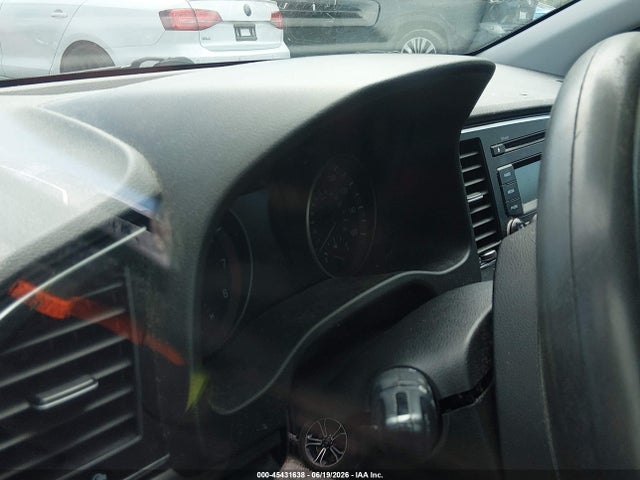 Hyundai ELANTRA SE 2018 5NPD74LF7JH316049 Image 7