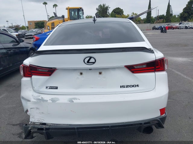 Lexus IS 200T 2016 JTHBA1D2XG5009761 Image 16