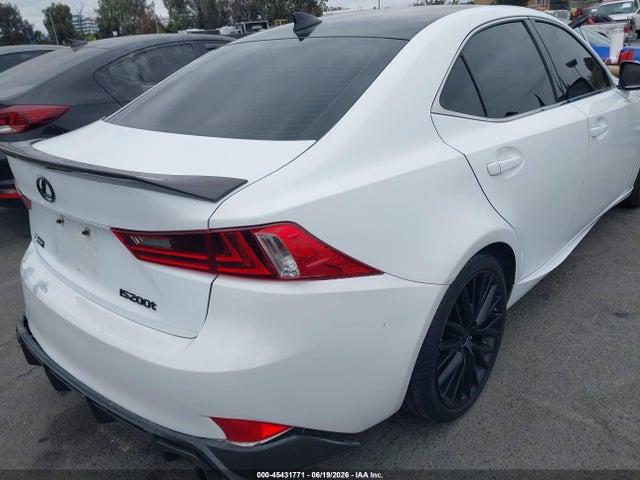 Lexus IS 200T 2016 JTHBA1D2XG5009761 Image 17