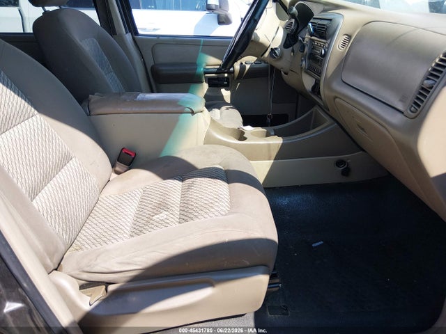 45431780 :رقم المزاد ، 1FMDU77K55UA52418 vin ، 2005 Ford Explorer Sport Trac Adrenalin/xls/xlt مزاد بيع
