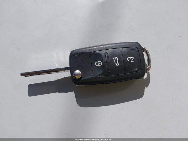 Продажа на аукционе авто 2017 Volkswagen Passat 1.8t S, vin: 1VWAT7A33HC016407, номер лота: 45431804