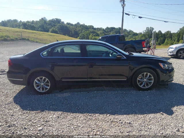 Продажа на аукционе авто 2017 Volkswagen Passat 1.8t S, vin: 1VWAT7A33HC016407, номер лота: 45431804