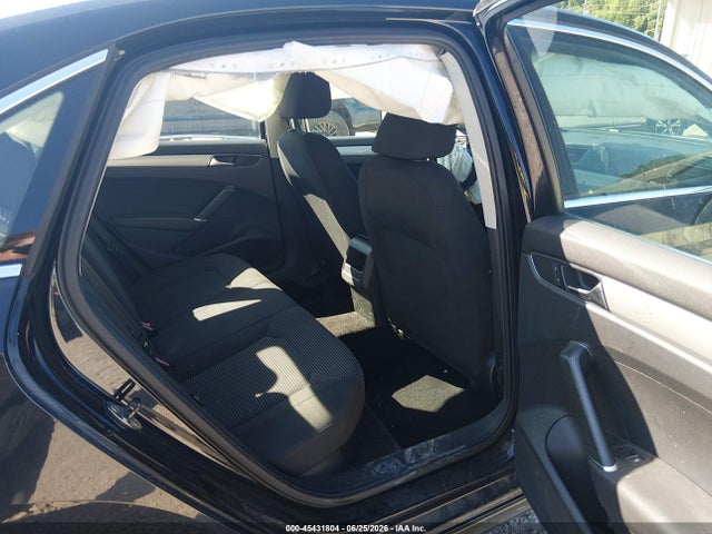 Продажа на аукционе авто 2017 Volkswagen Passat 1.8t S, vin: 1VWAT7A33HC016407, номер лота: 45431804