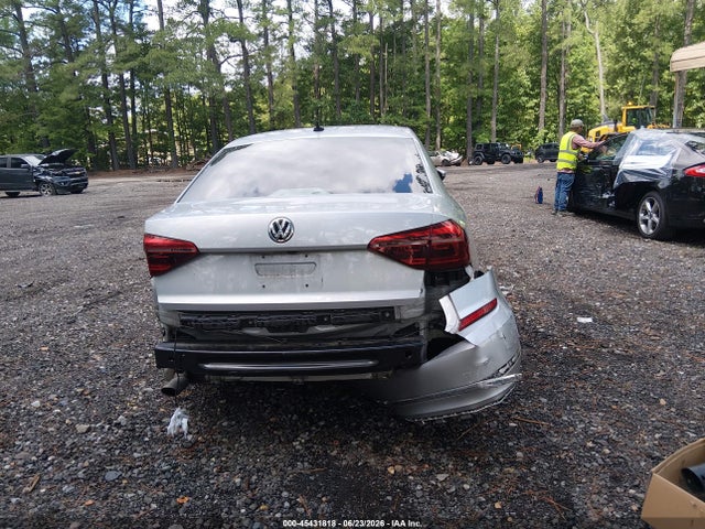 45431818 :رقم المزاد ، 1VWAA7A31JC027093 vin ، 2018 Volkswagen Passat 2.0t R-line/2.0t S مزاد بيع