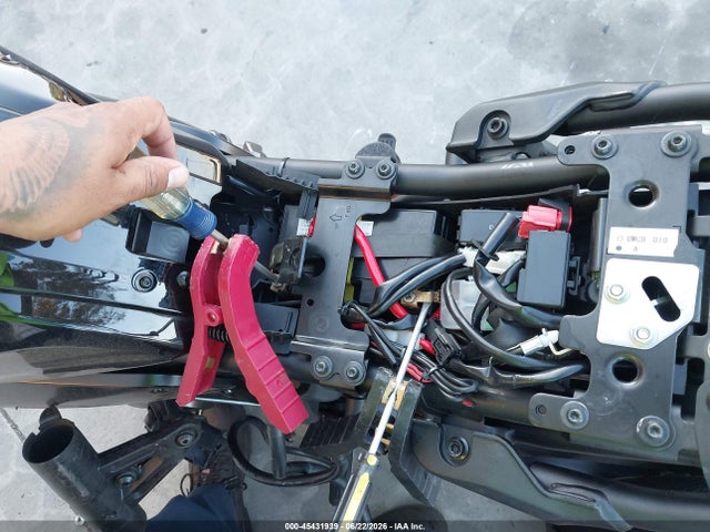 Yamaha Mtm690 2024 JYARM42Y5RA001153 Image 16