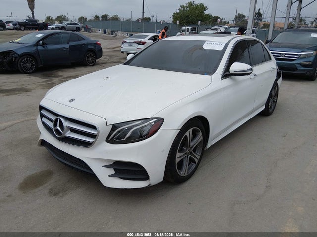 Mercedes-Benz E 300 2018 WDDZF4JB5JA395159 Image 2