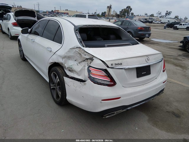 Mercedes-Benz E 300 2018 WDDZF4JB5JA395159 Image 3