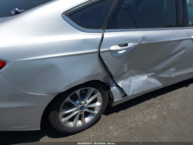 Ford Fusion Hybrid Se 2019 3FA6P0LU7KR135120 Image 6