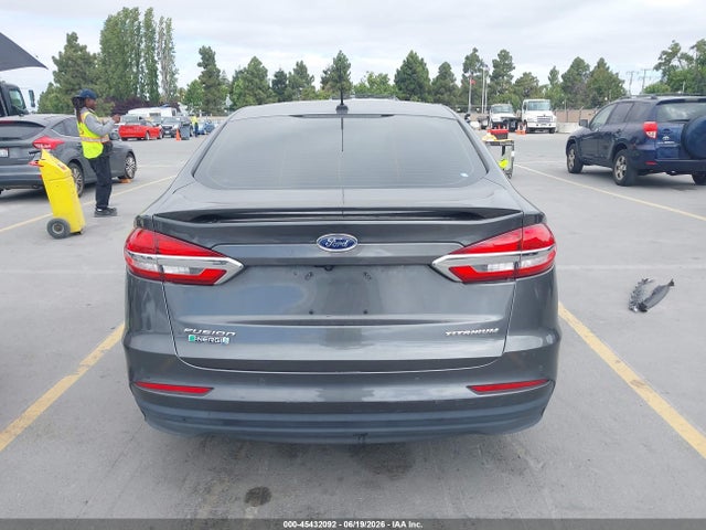 45432092 :رقم المزاد ، 3FA6P0SU9KR201796 vin ، 2019 Ford Fusion Energi Titanium مزاد بيع