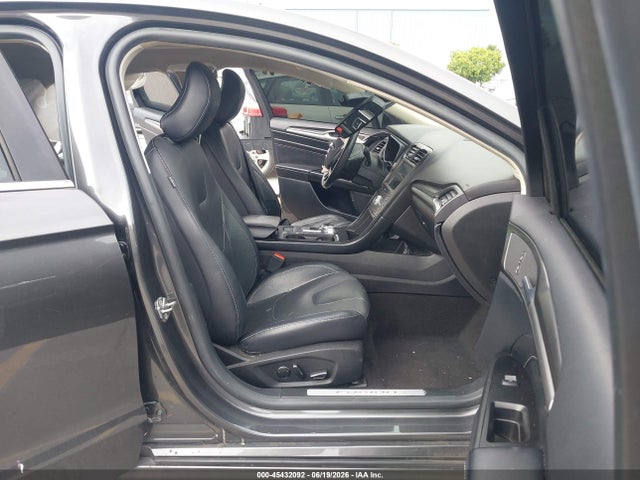 45432092 :رقم المزاد ، 3FA6P0SU9KR201796 vin ، 2019 Ford Fusion Energi Titanium مزاد بيع