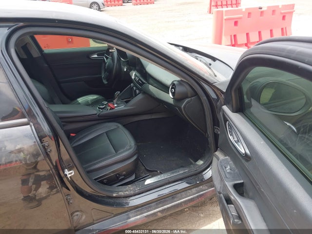 Продаж на аукціоні авто 2017 Alfa Romeo Giulia Rwd, vin: ZARFAEBN6H7546128, номер лоту: 45432131
