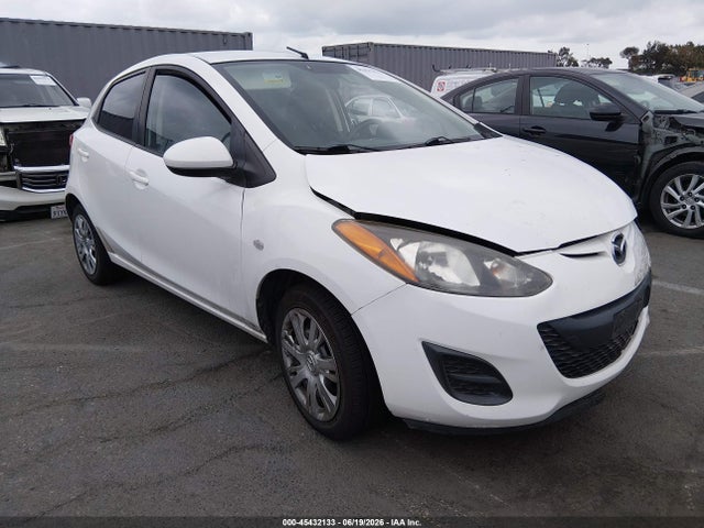 Mazda Mazda2 Sport 2014 JM1DE1KZ3E0178853 Image 1
