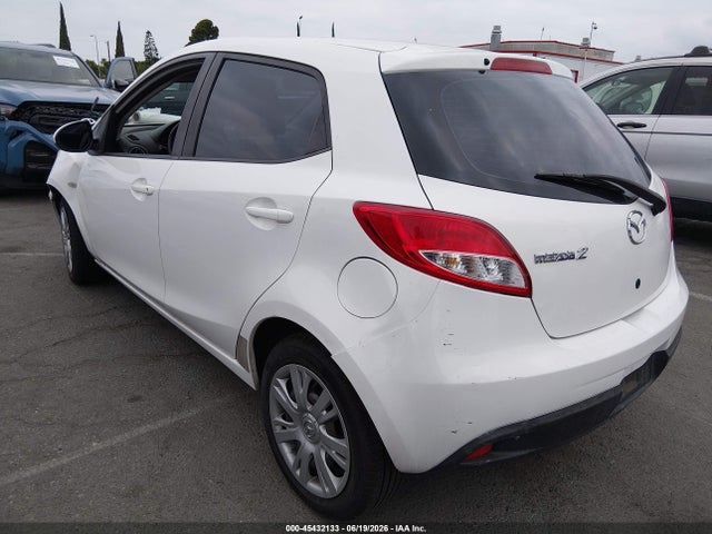 Mazda Mazda2 Sport 2014 JM1DE1KZ3E0178853 Image 3