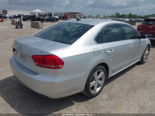 45432151 :رقم المزاد ، 1VWAS7A3XFC082310 vin ، 2015 Volkswagen Passat 1.8t Limited Edition مزاد بيع