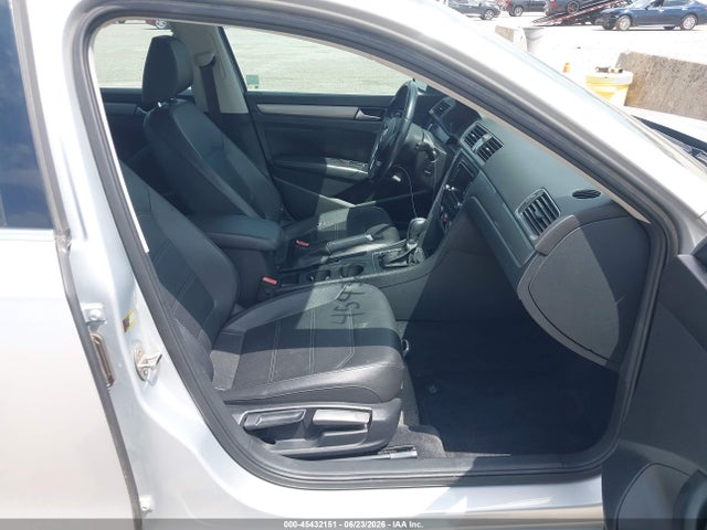 45432151 :رقم المزاد ، 1VWAS7A3XFC082310 vin ، 2015 Volkswagen Passat 1.8t Limited Edition مزاد بيع