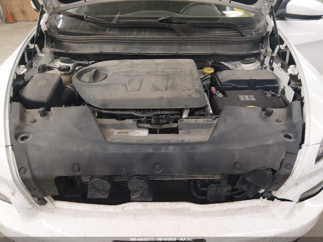 Продаж на аукціоні авто 2015 Jeep Cherokee Latitude, vin: 1C4PJMCS4FW504783, номер лоту: 45432177
