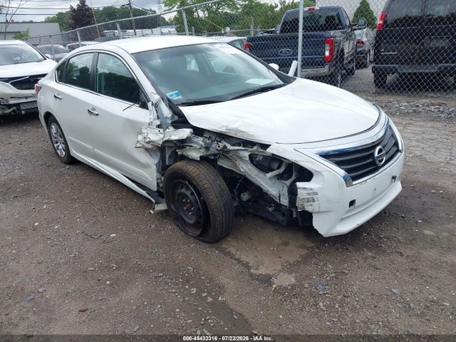 2015 Nissan Altima 2.5 S მანქანა იყიდება აუქციონზე, vin: 1N4AL3AP4FN362276, აუქციონის ნომერი: 45432316