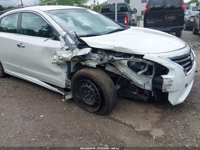 2015 Nissan Altima 2.5 S მანქანა იყიდება აუქციონზე, vin: 1N4AL3AP4FN362276, აუქციონის ნომერი: 45432316