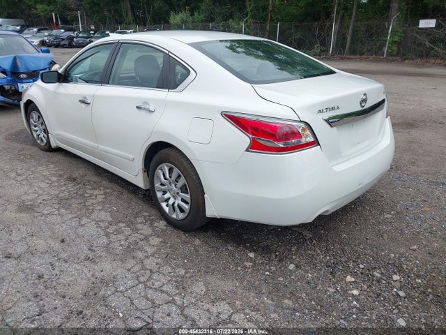 2015 Nissan Altima 2.5 S მანქანა იყიდება აუქციონზე, vin: 1N4AL3AP4FN362276, აუქციონის ნომერი: 45432316