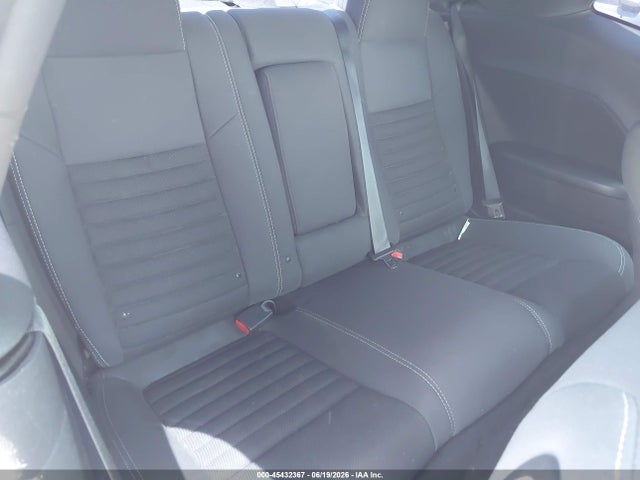 2C3CDYDJ5EH143438 Dodge Challenger Srt8 Core
