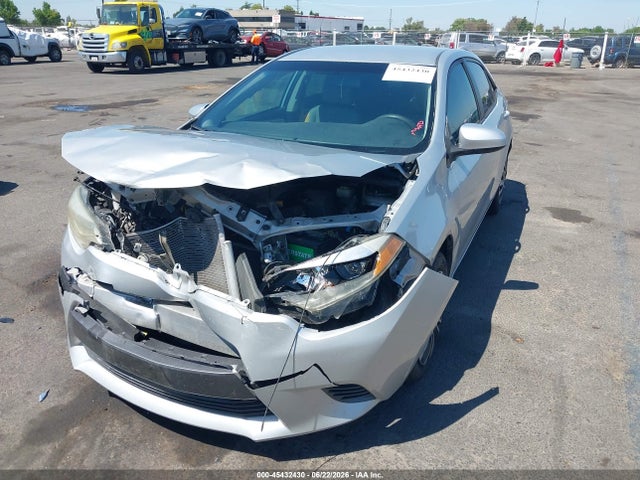Toyota COROLLA LE 2016 5YFBURHE2GP399897 Image 2