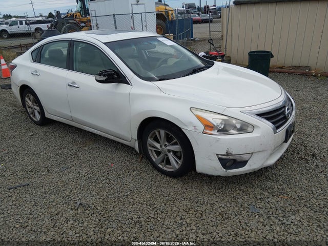 2015 1N4AL3AP5FN344112 main image
